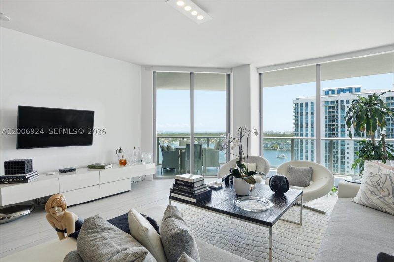 Comprar apartamento no Marina Palms Yacht Club 1905