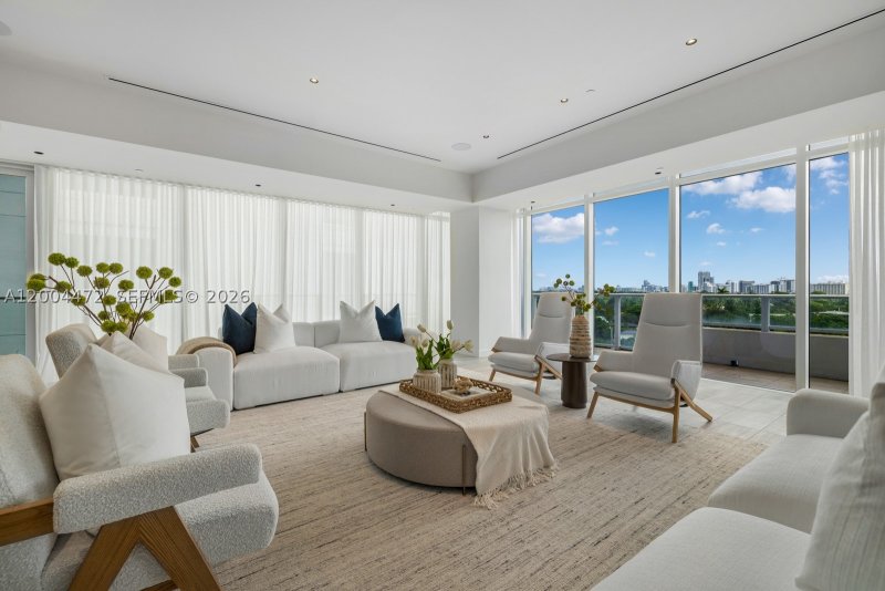 Comprar apartamento no Ritz-Carlton Residences Miami Beach 627