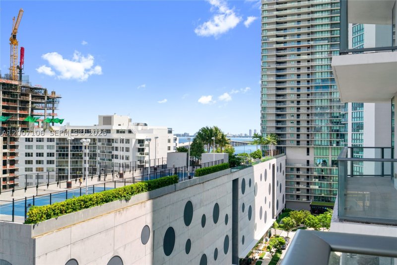 Condo for sale at Paraiso Bayviews 910
