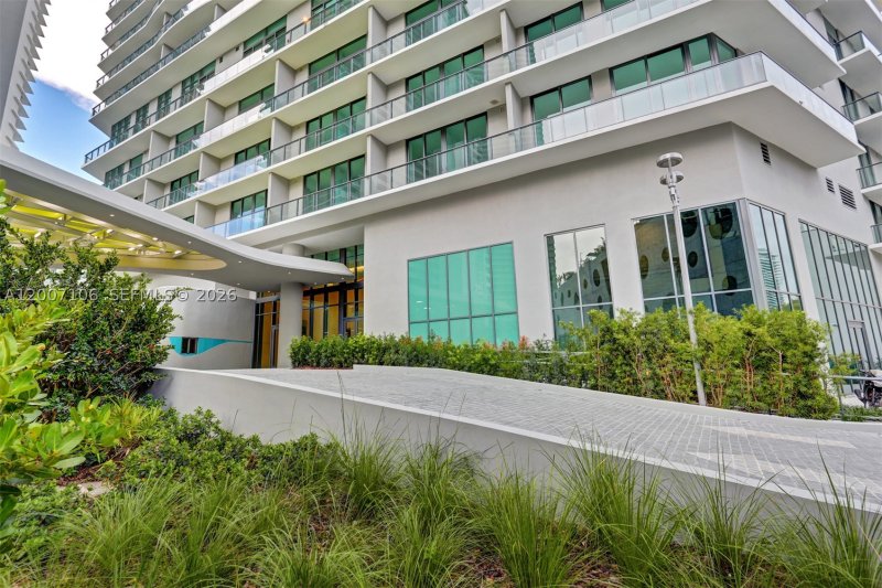 Condo for sale at Paraiso Bayviews 910