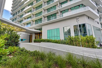 Comprar apartamento no Paraiso Bayviews 910