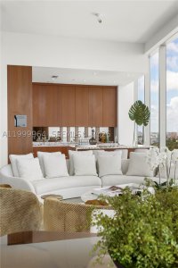 Comprar apartamento no Una Residences at Brickell 1501