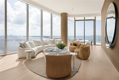 Una Residences at Brickell Apt #1501