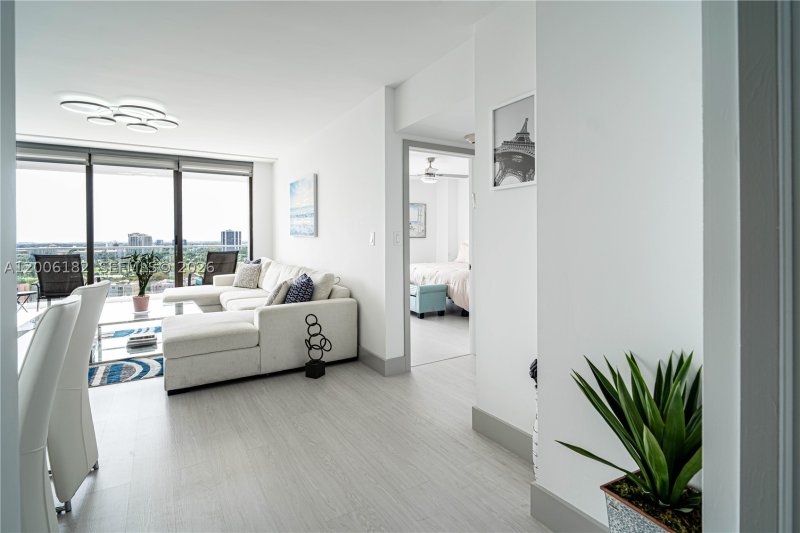 Comprar apartamento no Turnberry Isle 18C