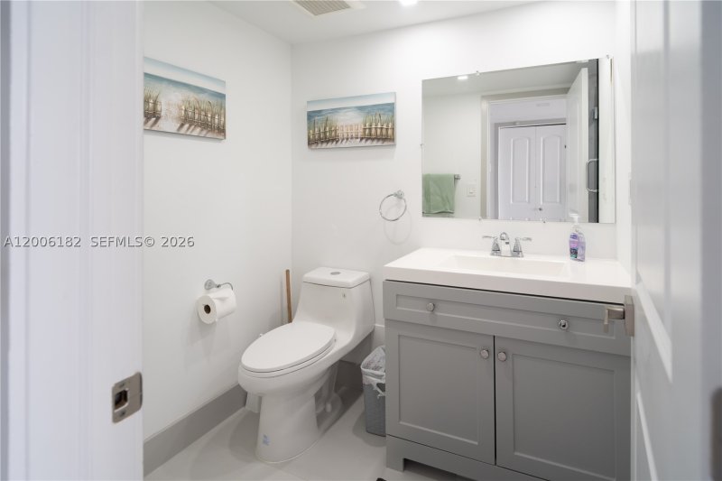 Comprar apartamento no Turnberry Isle 18C
