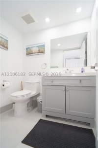 Comprar apartamento no Turnberry Isle 18C