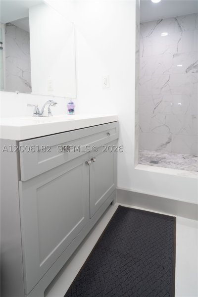 Comprar apartamento no Turnberry Isle 18C