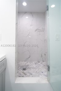 Comprar apartamento no Turnberry Isle 18C