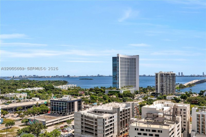 Apartment for rent at Hyde Midtown 1806A