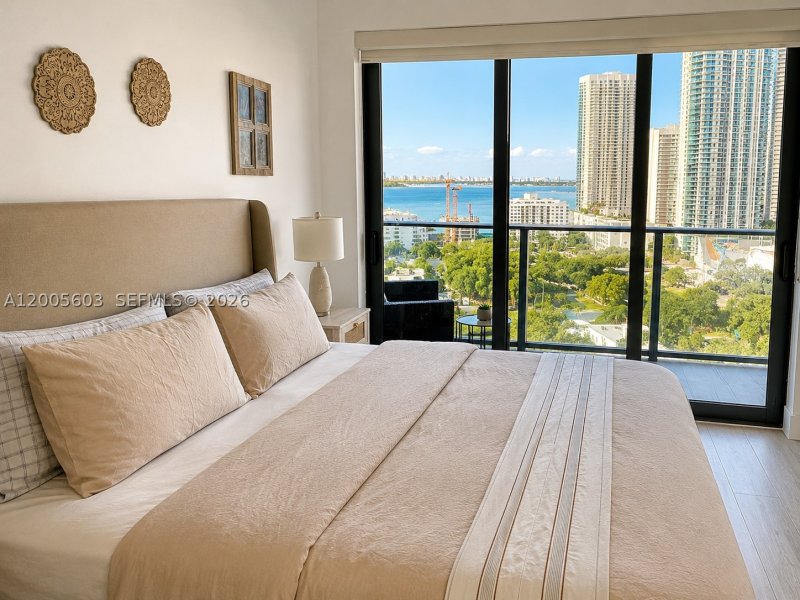 Apartment for rent at Hyde Midtown 1806A