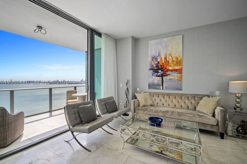 Apartment for rent at Gran Paraiso 2707