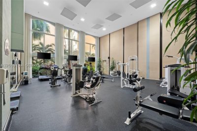 Alquiler de apartamento en Porto Bellagio 1511