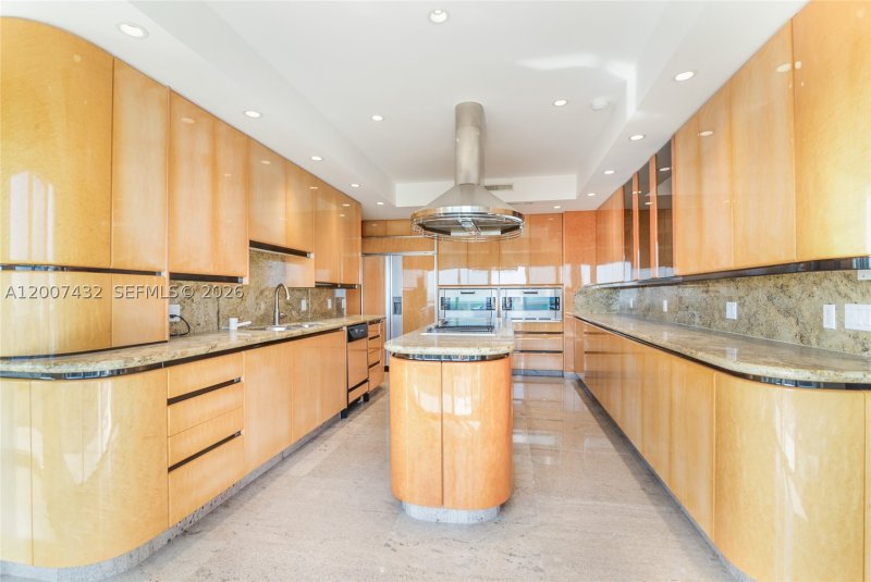 Apartment for rent at Majestic Tower T4