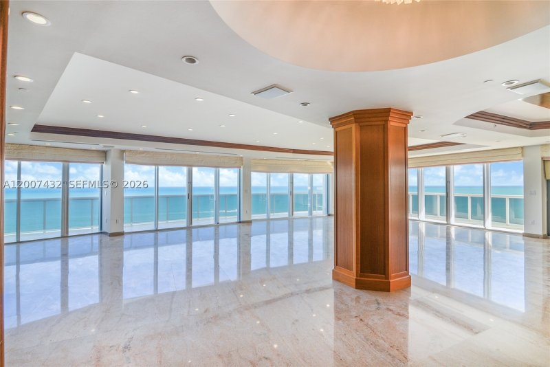Apartment for rent at Majestic Tower T4