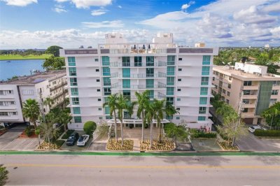 Comprar apartamento no Riva Bay Harbor 202