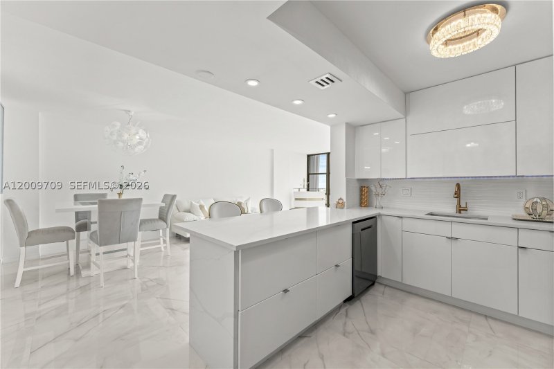 Condo for sale at Avant Garde 1206