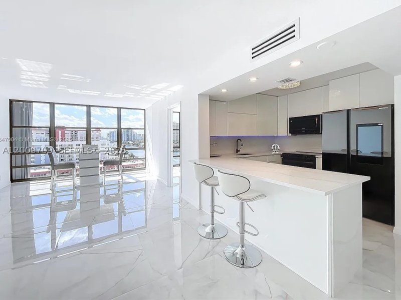 Condo for sale at Avant Garde 1206