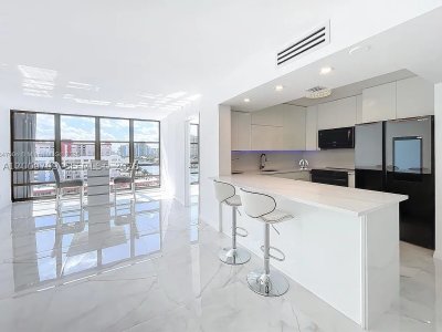 Avant Garde Apt #1206
