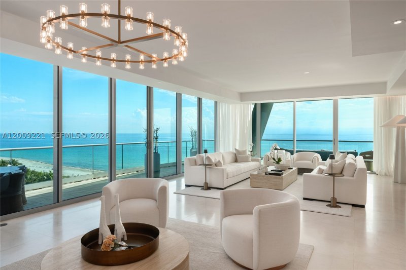 Condo for sale at FENDI Chateau Residences 801