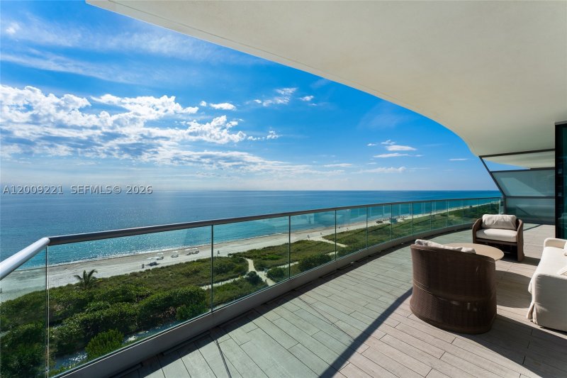 Condo for sale at FENDI Chateau Residences 801