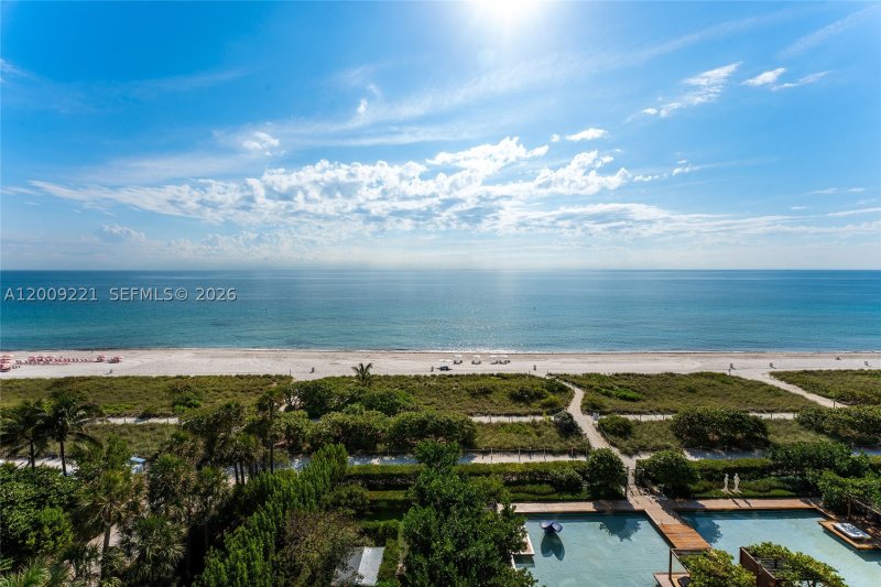 Condo for sale at FENDI Chateau Residences 801