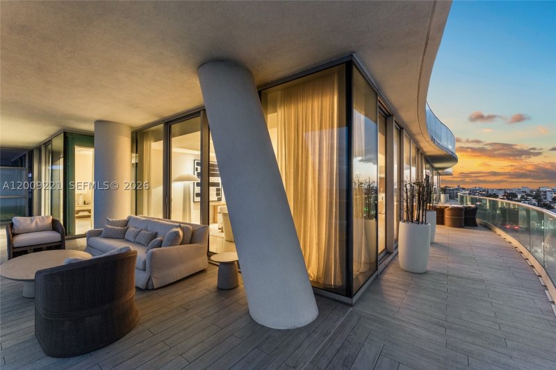 Condo for sale at FENDI Chateau Residences 801