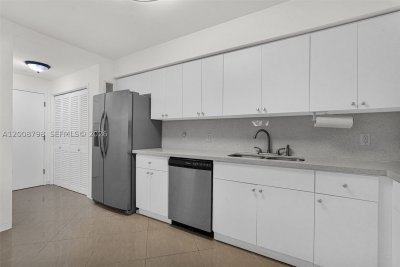 Comprar apartamento en Corinthian Condo 2E