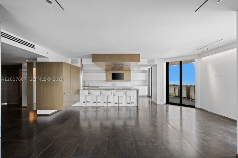Condo for sale at Bal Harbour Tower Condo 6J