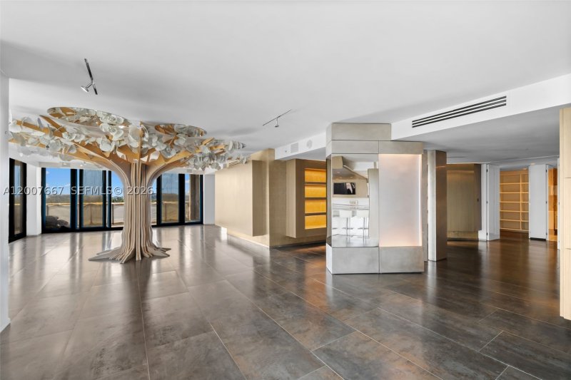Condo for sale at Bal Harbour Tower Condo 6J