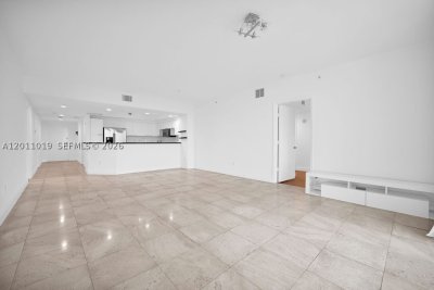 Comprar apartamento no One Fifty One at Biscayne 1605