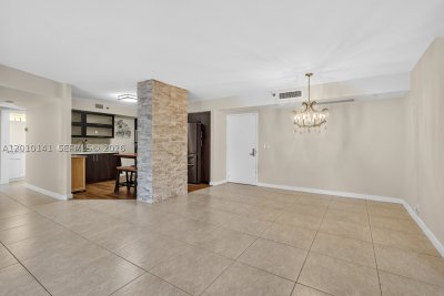 Comprar apartamento en Mystic Pointe 400 302