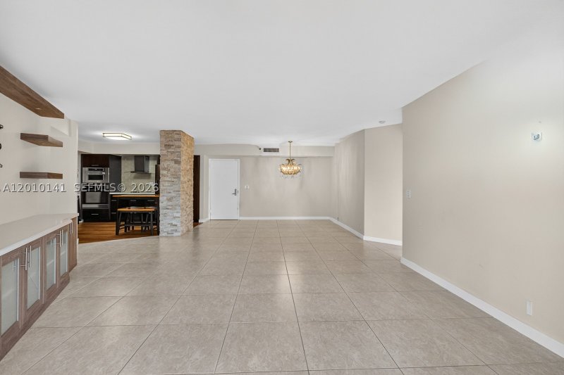 Condo for sale at Mystic Pointe 400 302