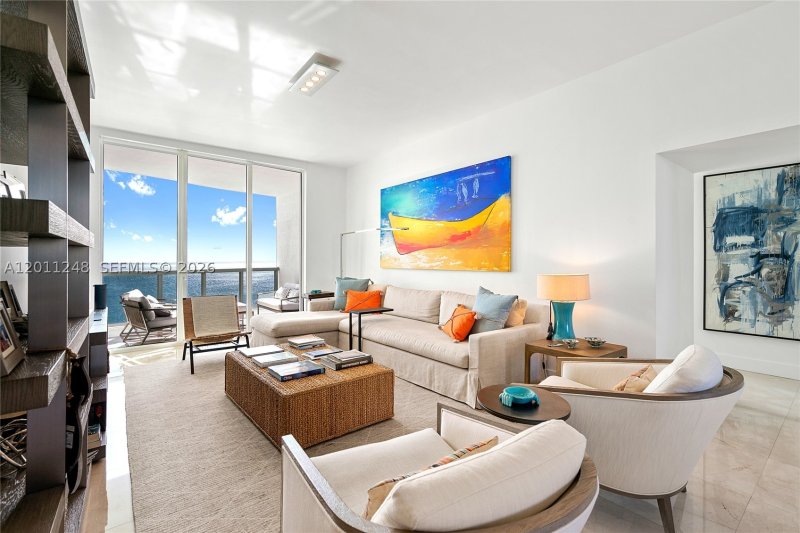 Condo for sale at Trump Tower Two 1206