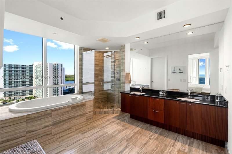 Condo for sale at Trump Tower Two 1206