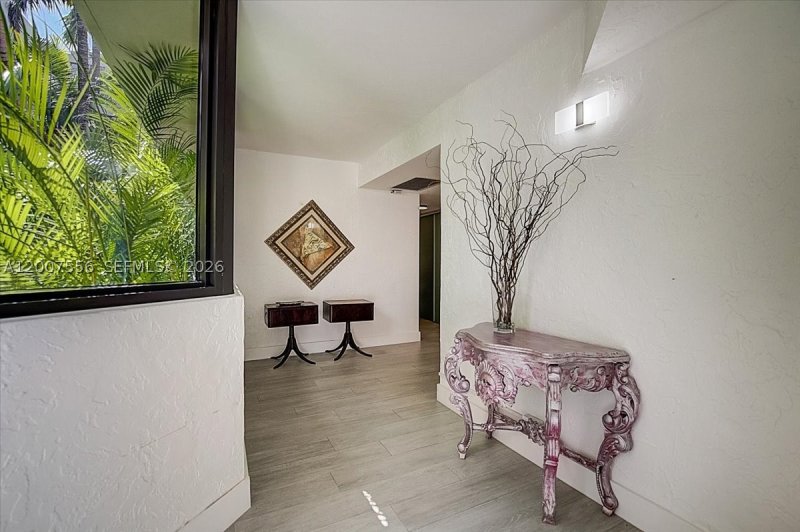 Apartment for rent at Key Colony IV Botanica 276