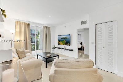 Comprar apartamento en Porto Bellagio 1610