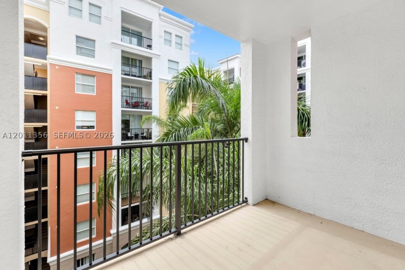 Condo for sale at Porto Bellagio 1610