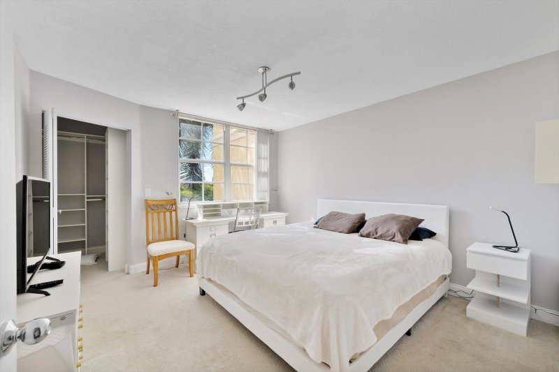 Condo for sale at The Yacht Club at Aventura 7505