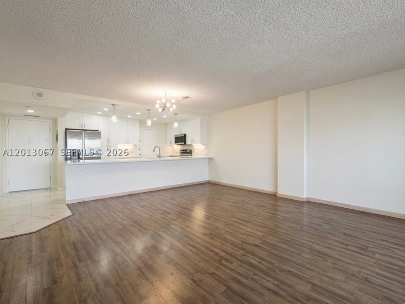 Apartment for rent at Hallmark of Hollywood 1016