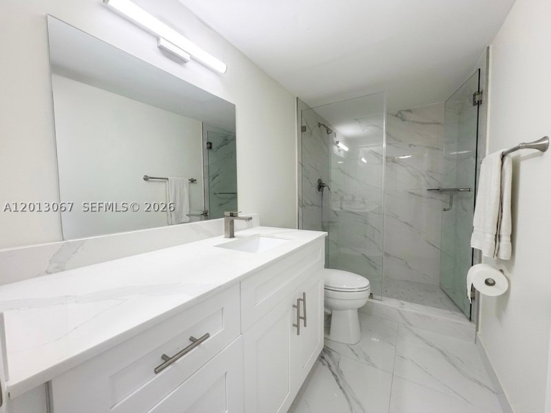 Apartment for rent at Hallmark of Hollywood 1016