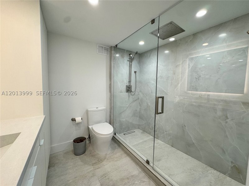 Apartment for rent at Triton Towers 1414