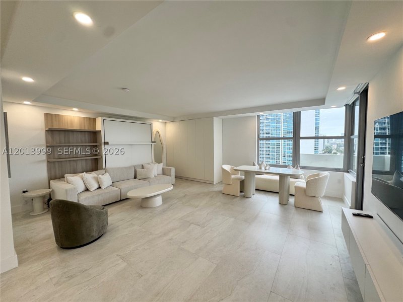 Apartment for rent at Triton Towers 1414
