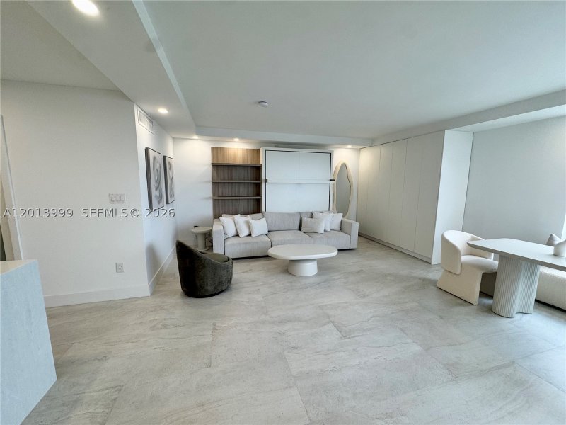 Apartment for rent at Triton Towers 1414
