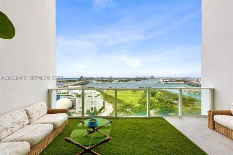 Condo for sale at Ten Museum Park 1602