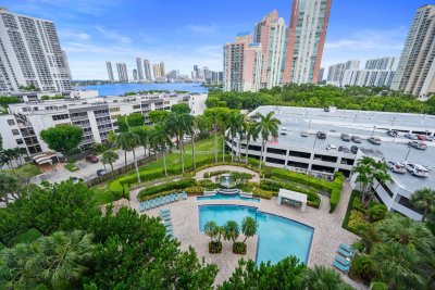 Comprar apartamento en Parc Central Aventura 915