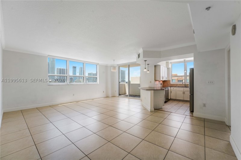 Comprar apartamento no Cite On The Bay 702