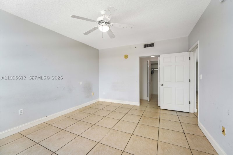Comprar apartamento no Cite On The Bay 702