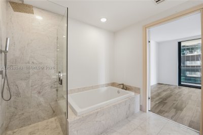 Comprar apartamento en SLS Lux Brickell 2505