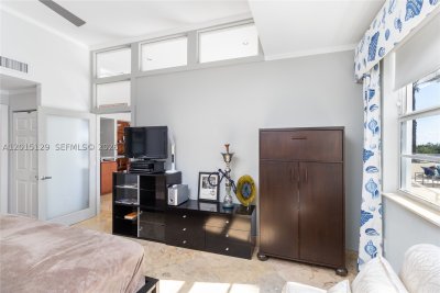 Aluguel de apartamento no The Collins Condo L-103