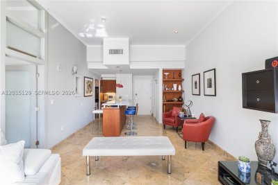Aluguel de apartamento no The Collins Condo L-103